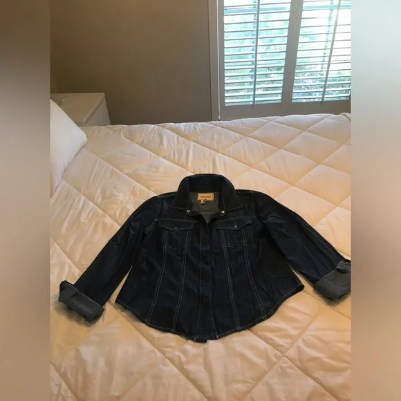 Lone Star Junior Size Large Denim Shirt/Jacket with Hidden Snap-Front Closure. - Picture 6 of 8